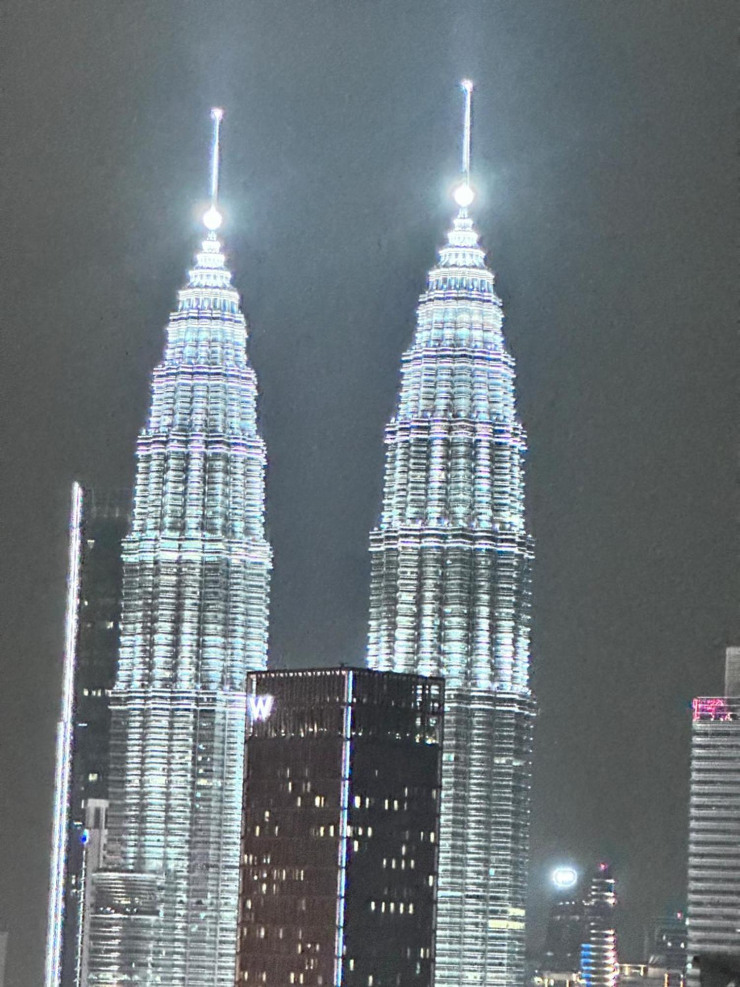 The Luxe Infinitum Klcc By Sahara Appartement Kuala Lumpur Buitenkant foto
